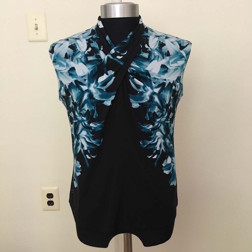 EUC Calvin Klein sleeveless criss-cross top